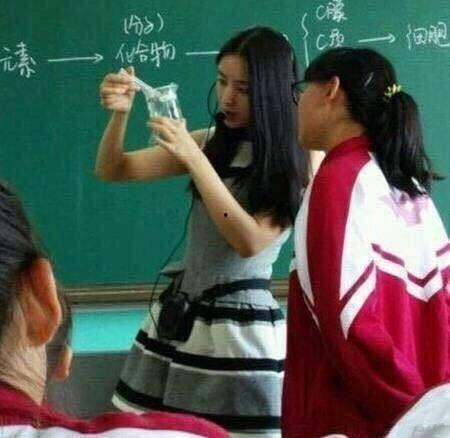 漂亮年轻吃瓜群众,揭秘年轻一代的娱乐态度