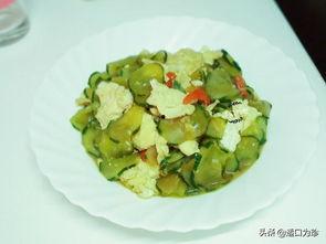 姐妹饭桌吃瓜,揭秘娱乐圈背后的那些瓜