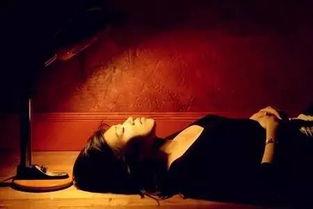 开灯关灯舞蹈视频吃瓜,揭秘开灯关灯舞蹈视频背后的趣味故事